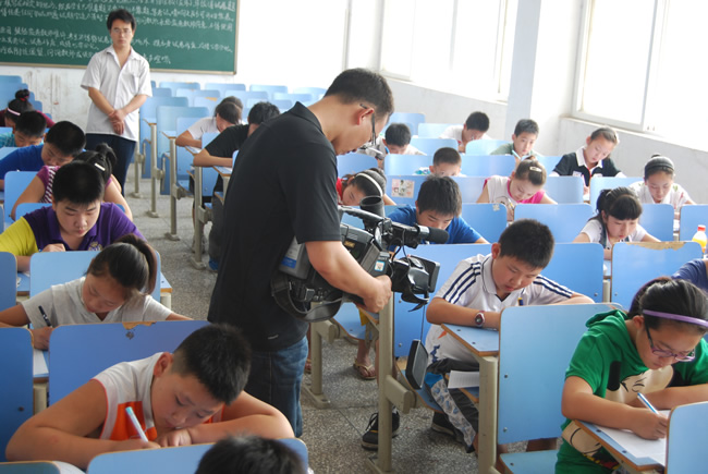 洛阳电视台到洛阳东外采访