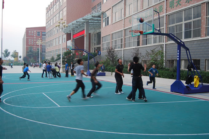 洛阳东方外国语学校课后操场