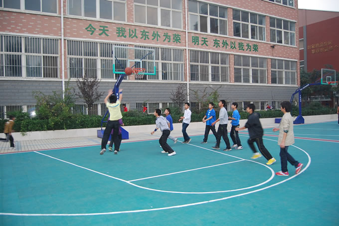 洛阳东方外国语学校课后操场