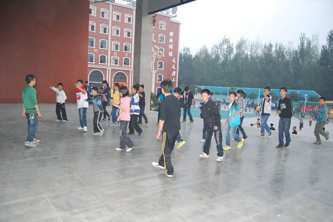 洛阳东方外国语学校,街舞