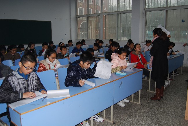 中学生期中考试