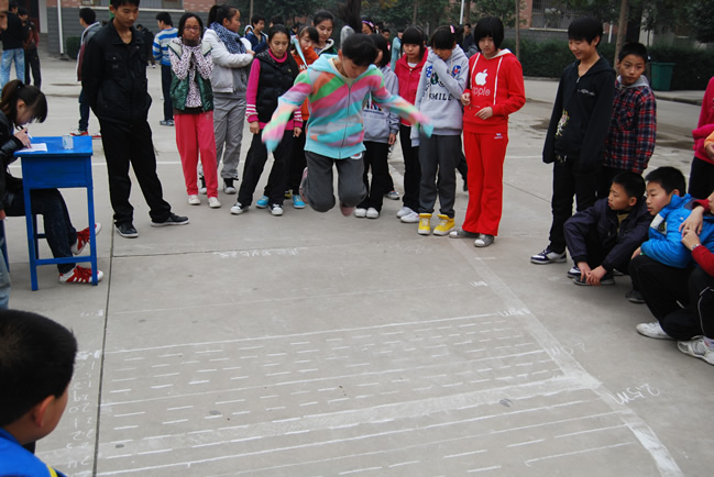 达标运动会立定跳远