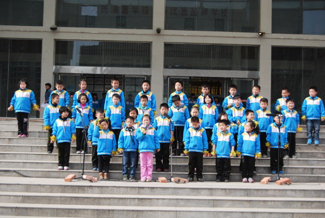 洛阳东方外国语学校 英文歌曲比赛--一二班