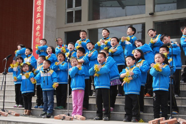 洛阳东方外国语学校 英文歌曲比赛--一二班