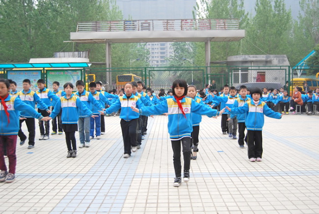洛阳东方外国语学校小学部广播操比赛