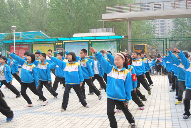 洛阳东方外国语学校小学部广播操比赛