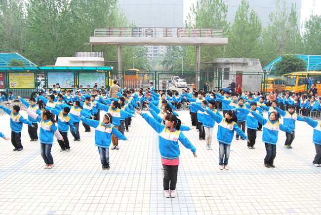 洛阳东方外国语学校小学部广播操比赛