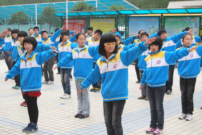 洛阳东方外国语学校小学部广播操比赛