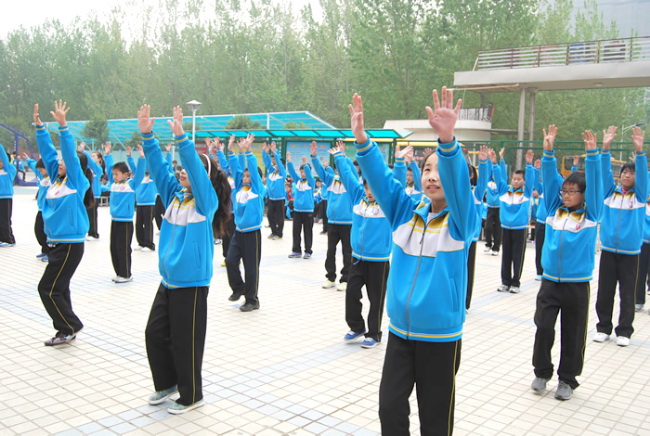 洛阳东方外国语学校小学部广播操比赛