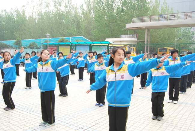 洛阳东方外国语学校小学部广播操比赛