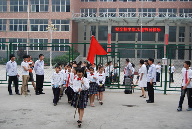 庆“六一”东外美文诵读比赛