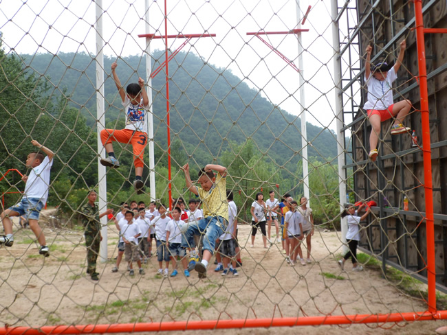 洛阳东方外国语学校特种兵夏令营
