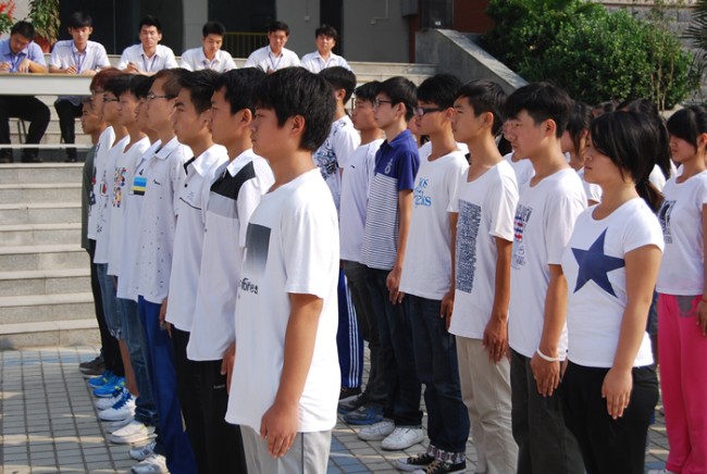 洛阳东外中学部新生军训会操表演