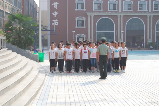 洛阳东外中学部新生军训会操表演
