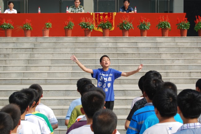 洛阳东外中学部新生军训会操表演