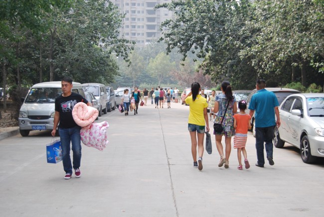 洛阳东方外国语学校新生开学报到