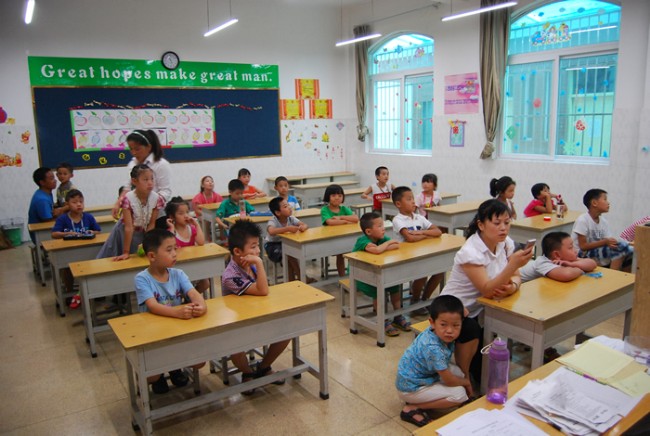 洛阳东方外国语学校新生开学报到