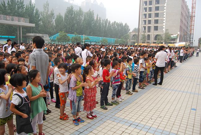 洛阳东方外国语学校,2012-13第二学期开学典礼
