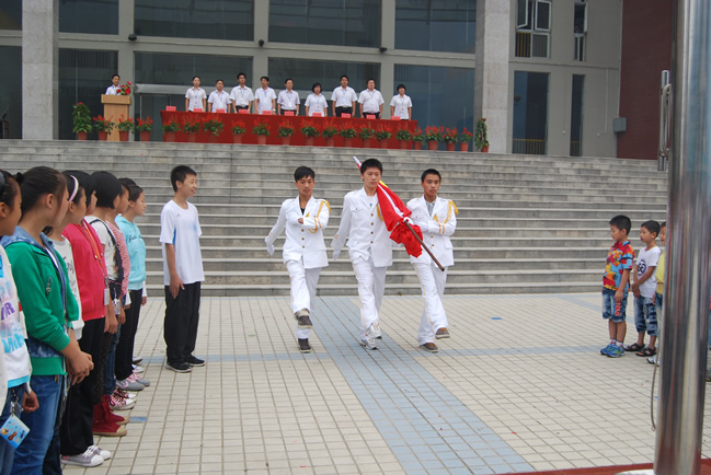 洛阳东方外国语学校,2012-13第二学期开学典礼