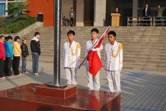 2012年中学部体育达标运动会开幕