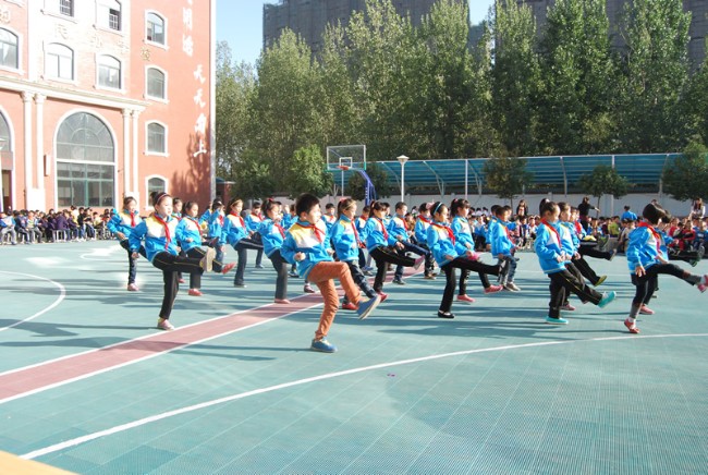 洛阳东方外国语学校武术操比赛