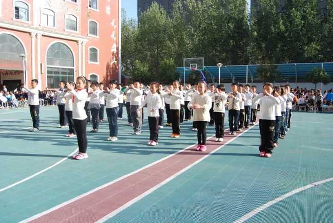 洛阳东方外国语学校武术操比赛