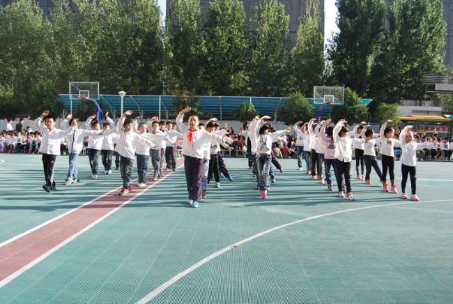 洛阳东方外国语学校武术操比赛