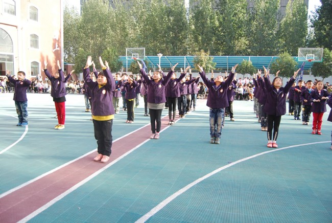 洛阳东方外国语学校武术操比赛
