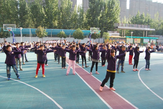 洛阳东方外国语学校武术操比赛