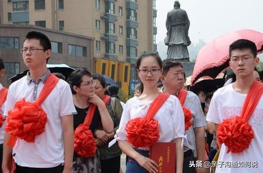 武亦姝被清华录取:那些出类拔萃的孩子,都是拼爹的结果