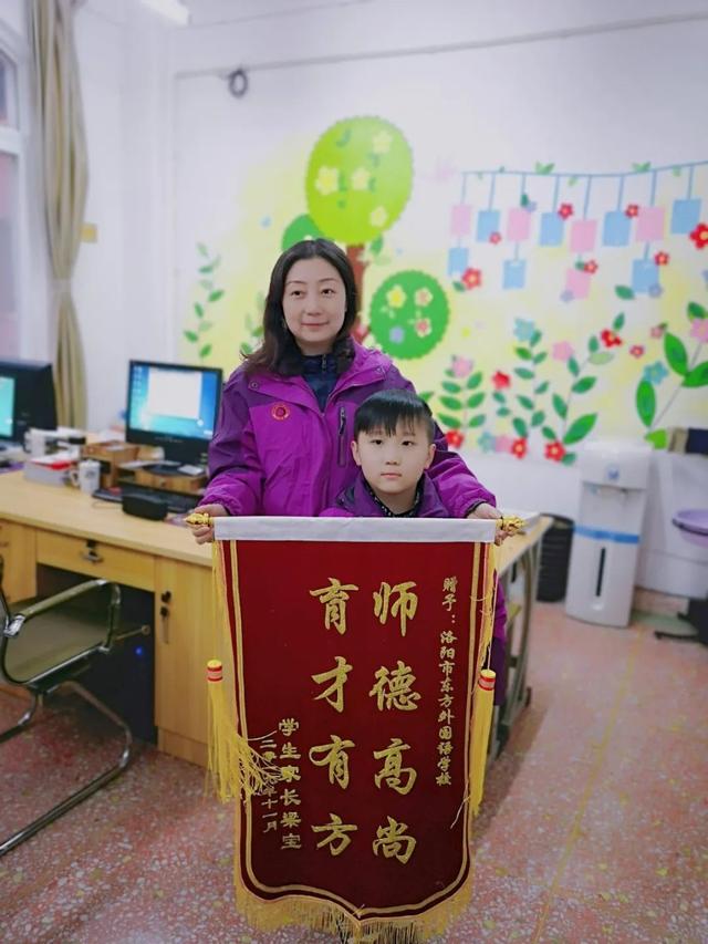 金杯银杯不如家长的口碑,金奖银奖不如家长的褒奖