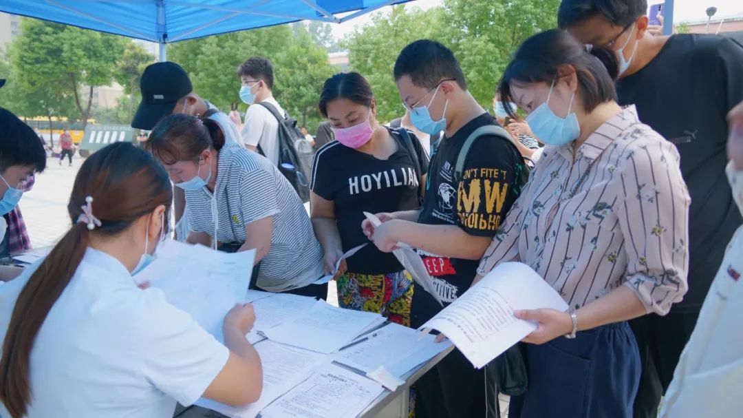 新生报到丨初见倾“新”,很高兴遇见你