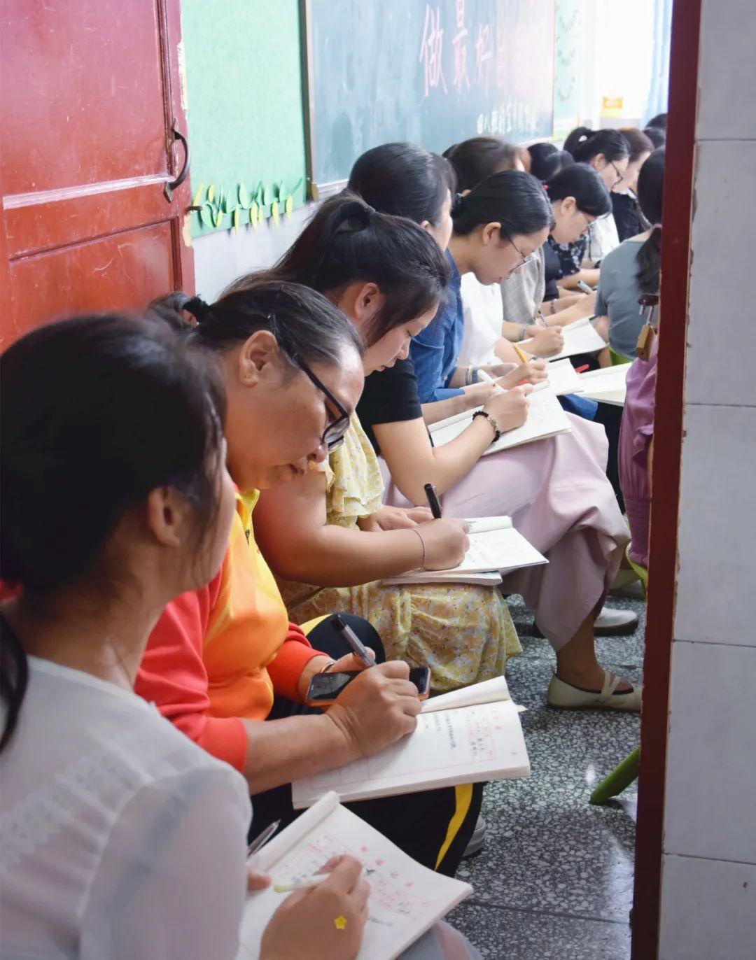 激活自主课堂,点燃研究热情丨东外小学部名师引领课活动纪实
