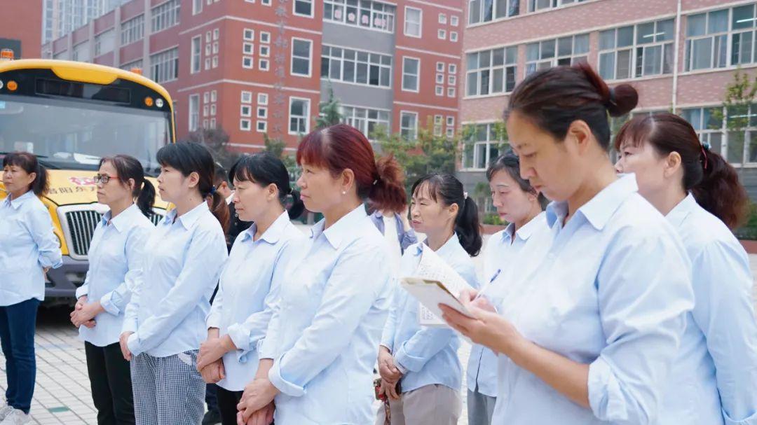 安不忘危 防患于未“燃”——洛阳东外校车消防安全疏散演练