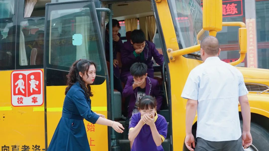 安不忘危 防患于未“燃”——洛阳东外校车消防安全疏散演练
