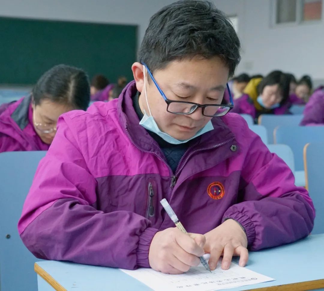 展书法艺术,扬东外文化--洛阳东外教职工书法比赛纪实