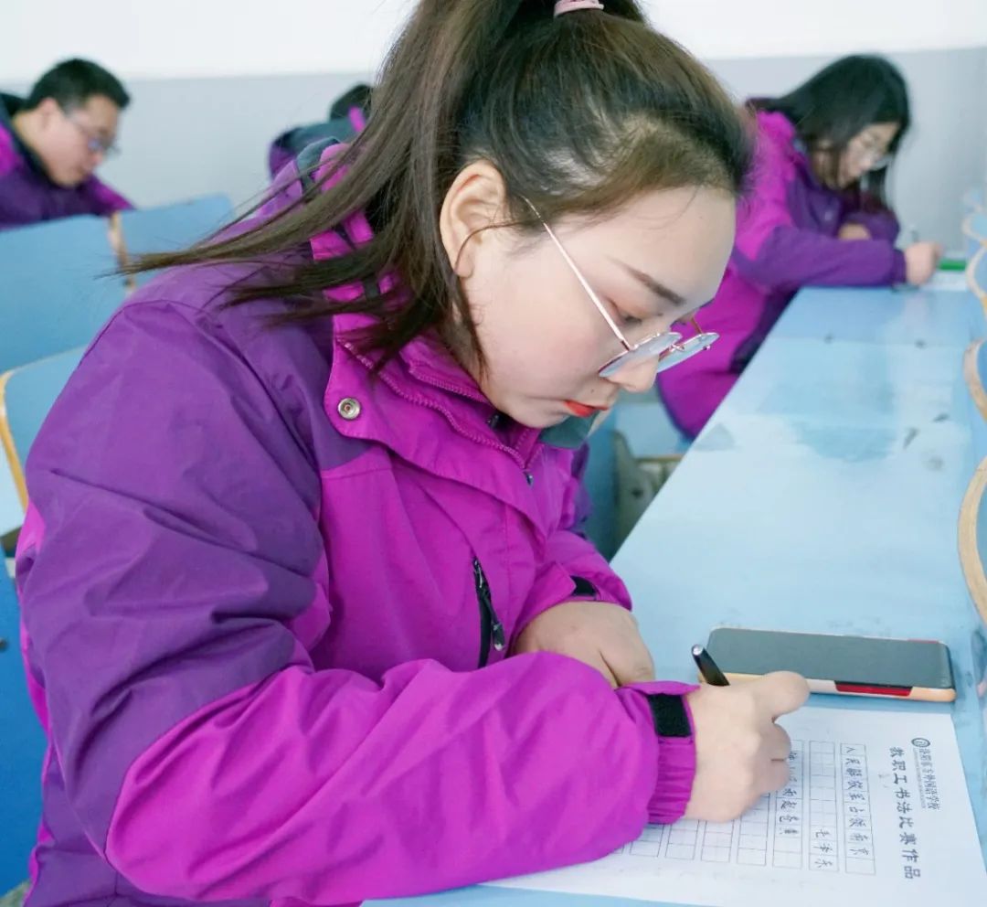 展书法艺术,扬东外文化--洛阳东外教职工书法比赛纪实