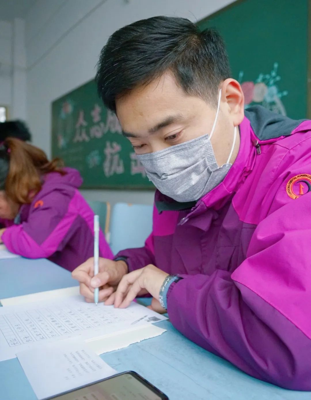 展书法艺术,扬东外文化--洛阳东外教职工书法比赛纪实