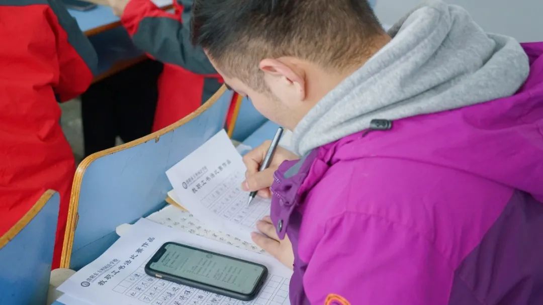 展书法艺术,扬东外文化--洛阳东外教职工书法比赛纪实