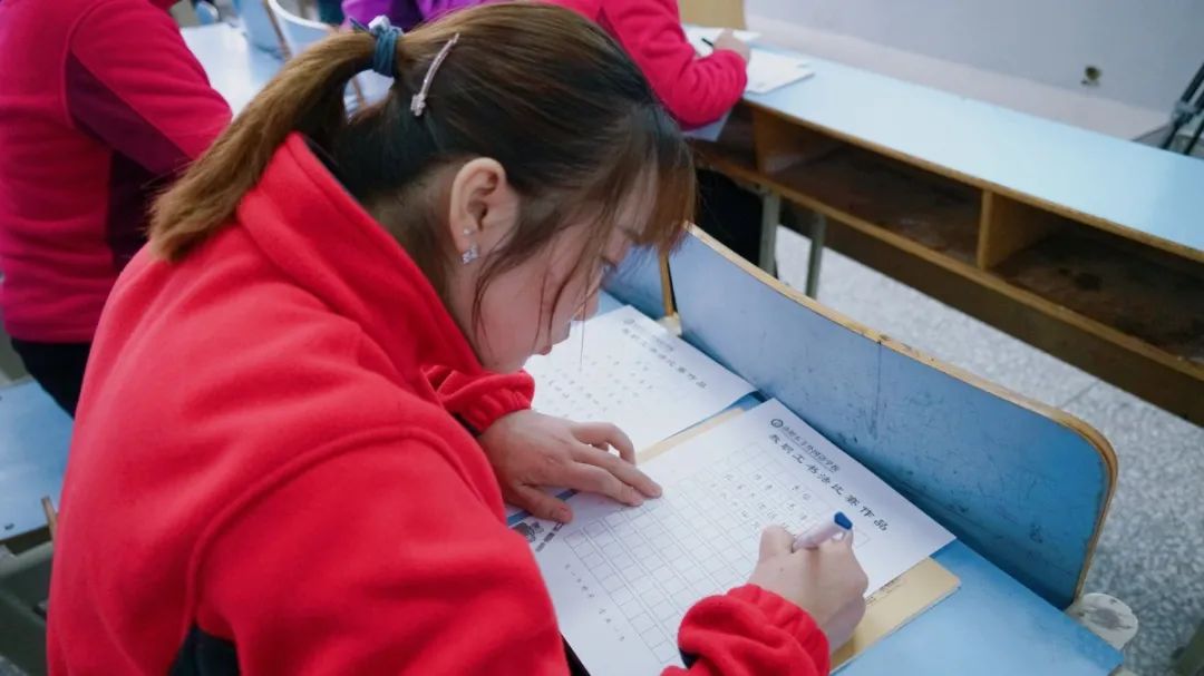 展书法艺术,扬东外文化--洛阳东外教职工书法比赛纪实