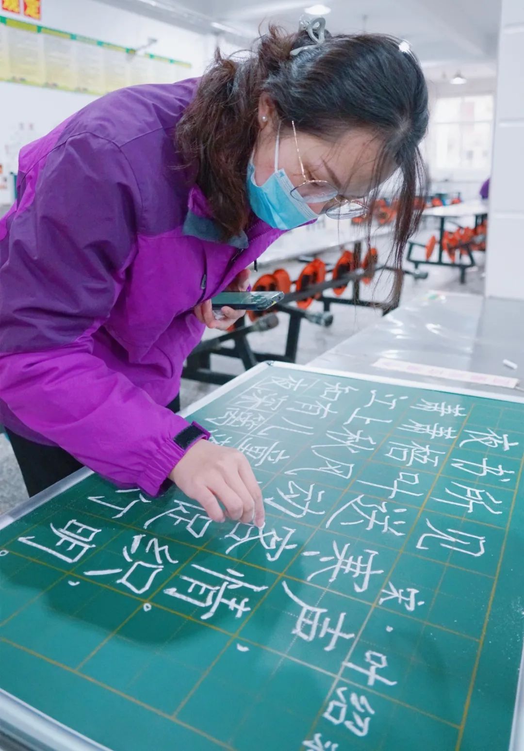展书法艺术,扬东外文化--洛阳东外教职工书法比赛纪实