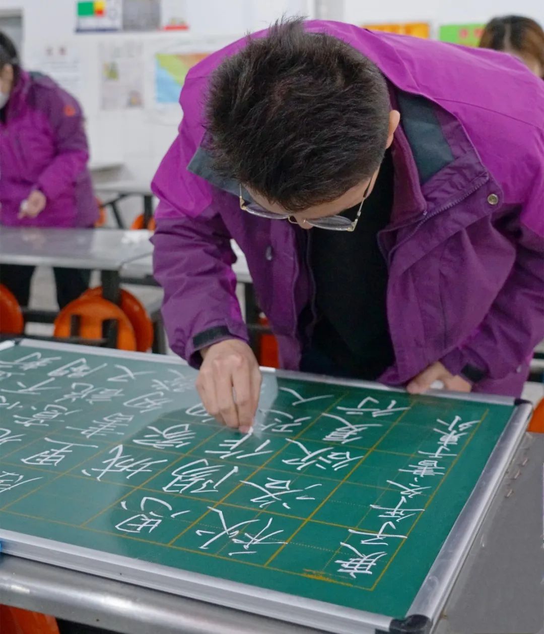 展书法艺术,扬东外文化--洛阳东外教职工书法比赛纪实