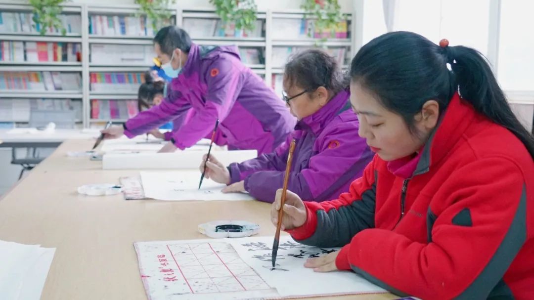 展书法艺术,扬东外文化--洛阳东外教职工书法比赛纪实