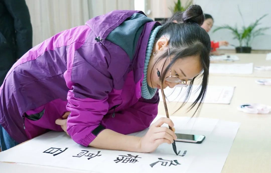 展书法艺术,扬东外文化--洛阳东外教职工书法比赛纪实
