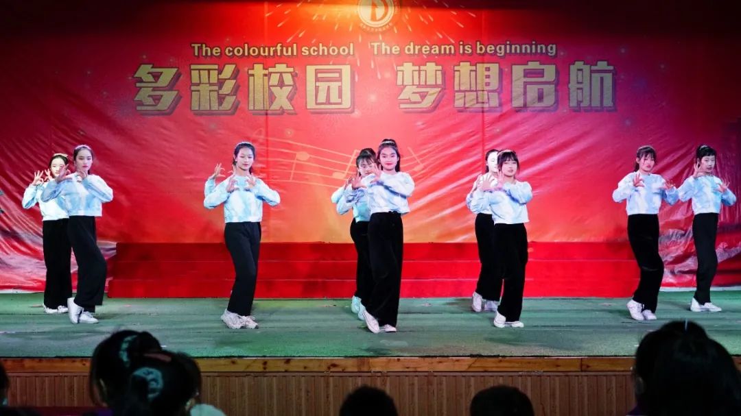 「心有家国,情系东外 」洛阳东外元旦文艺汇演圆满落幕
