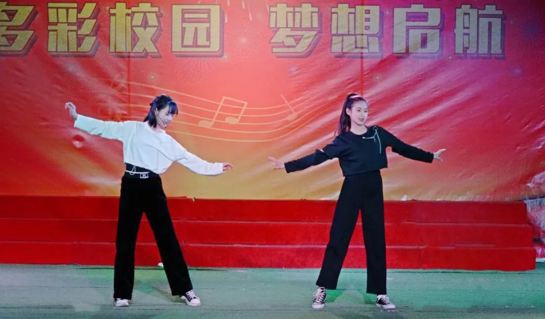 「心有家国,情系东外 」洛阳东外元旦文艺汇演圆满落幕