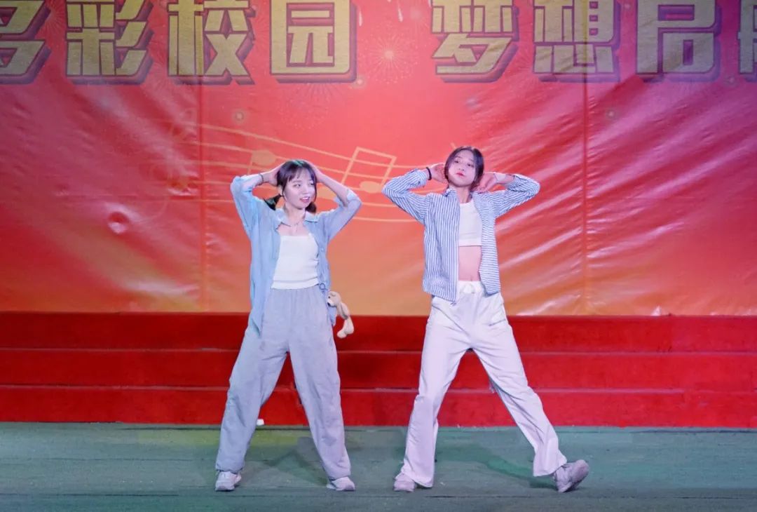 「心有家国,情系东外 」洛阳东外元旦文艺汇演圆满落幕