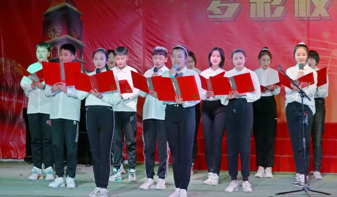 「心有家国,情系东外 」洛阳东外元旦文艺汇演圆满落幕