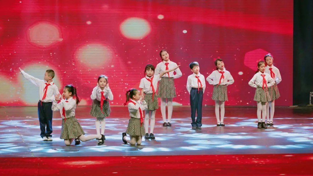 花儿向阳,童心向党--东外萌娃参加洛阳市庆六一电视文艺汇演
