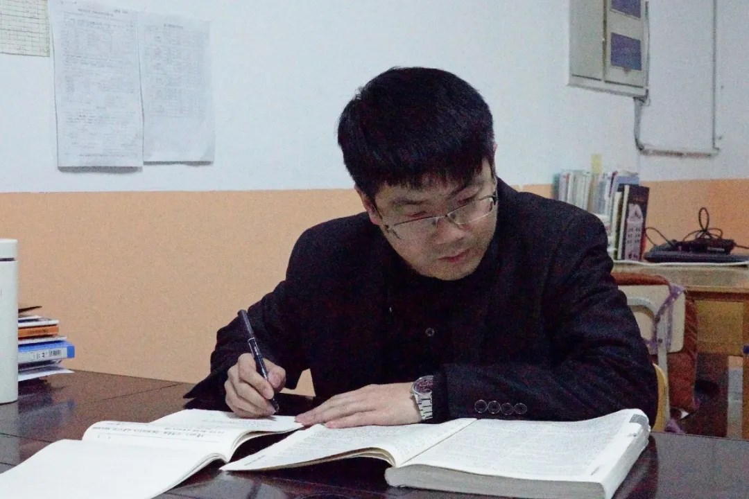 洛阳东外高中教师的十二时辰
